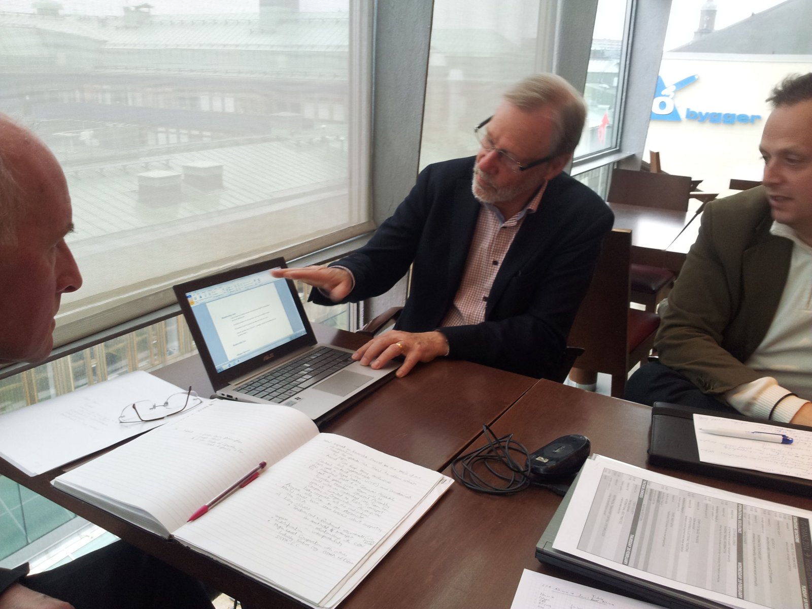 Vertragsunterzeichnung STA-Gründung 2015