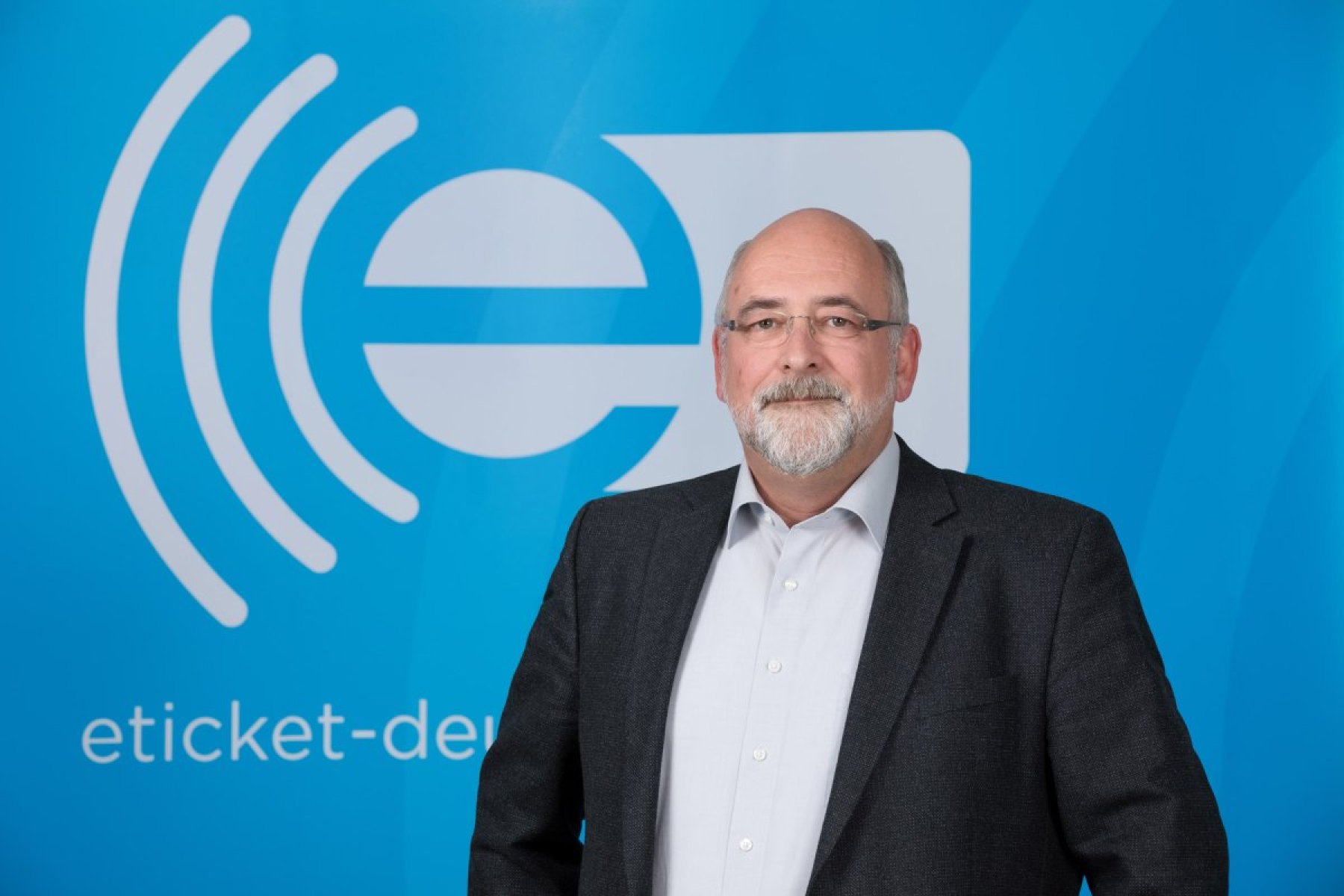 dr-gunter-weinerth-megawall-02